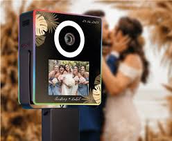 Le Photobooth : L'Incontournable qui Captive les Sourires et Immortalise les Moments